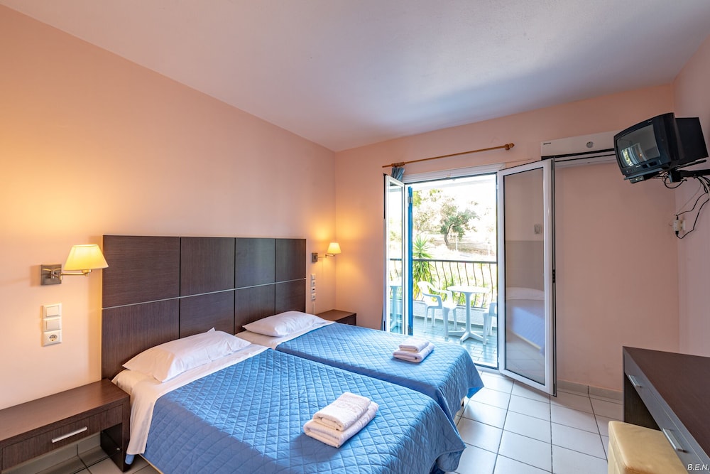 Anamar Skiathos 12/48