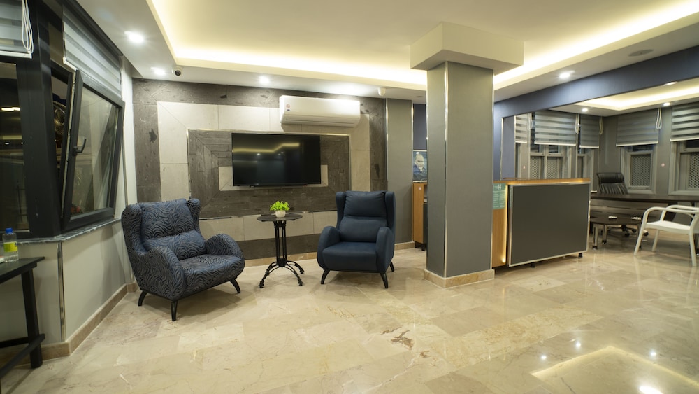 Opera Suites 39/50