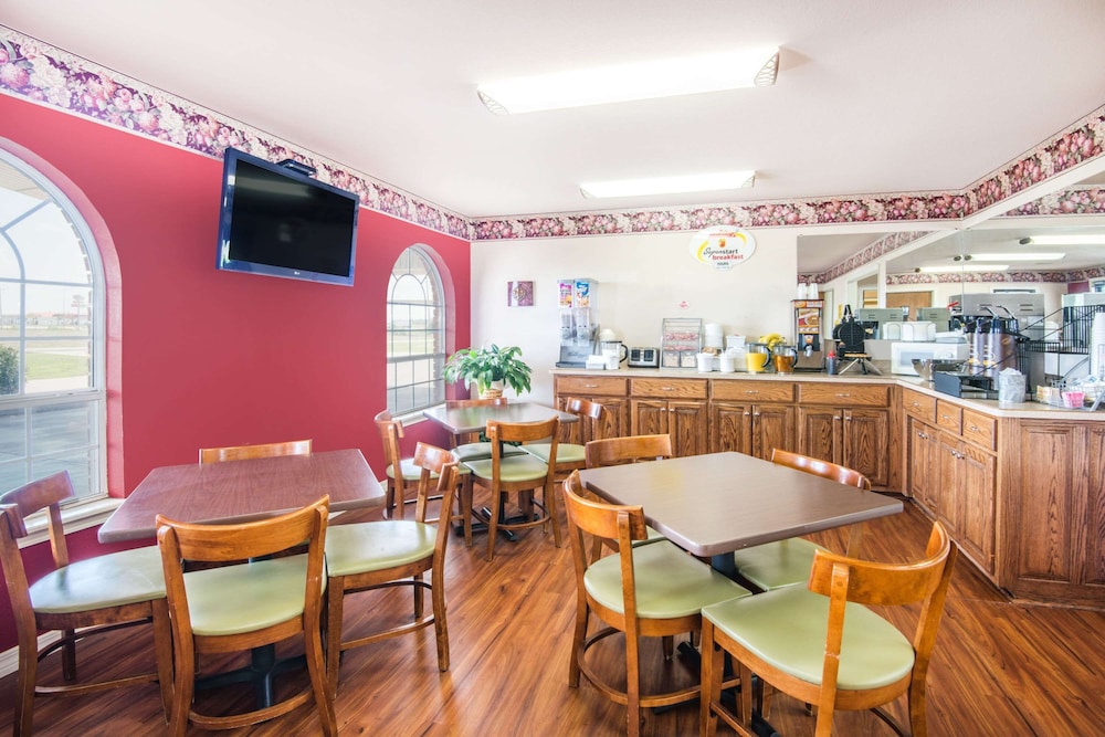Super 8 by Wyndham Big Cabin/Vinita Area 33/39