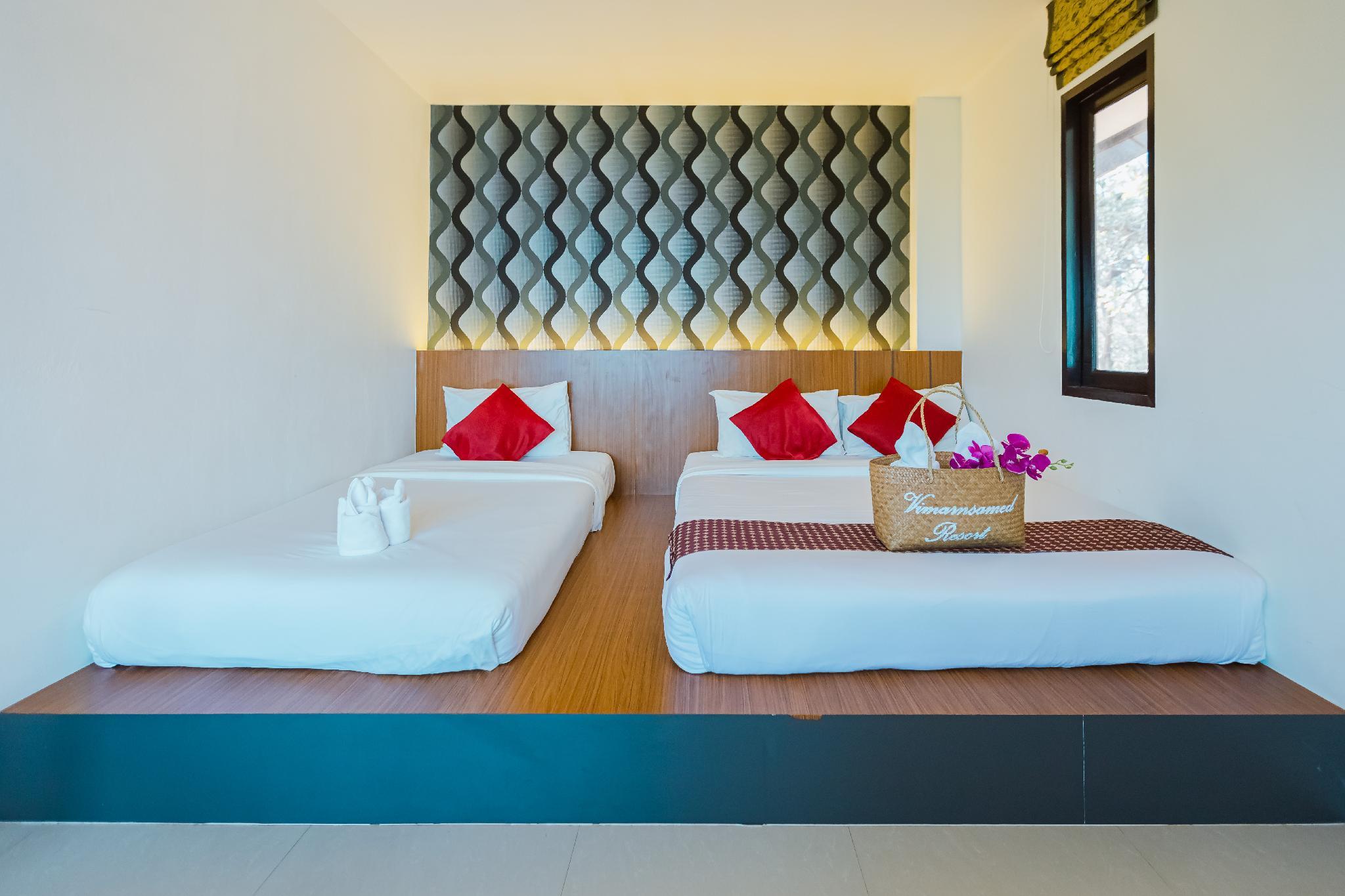 Room, 1 Double and 1 Single Bed, Superior Building