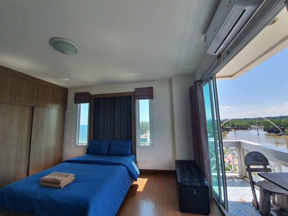 Banchaitalay Room 12/50