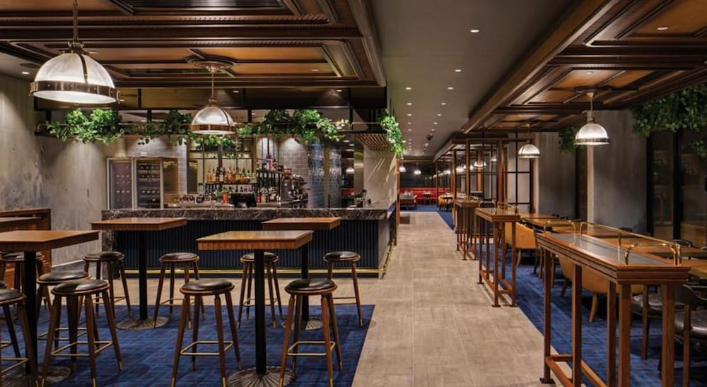 AVENUE HOTEL CANBERRA 45/59