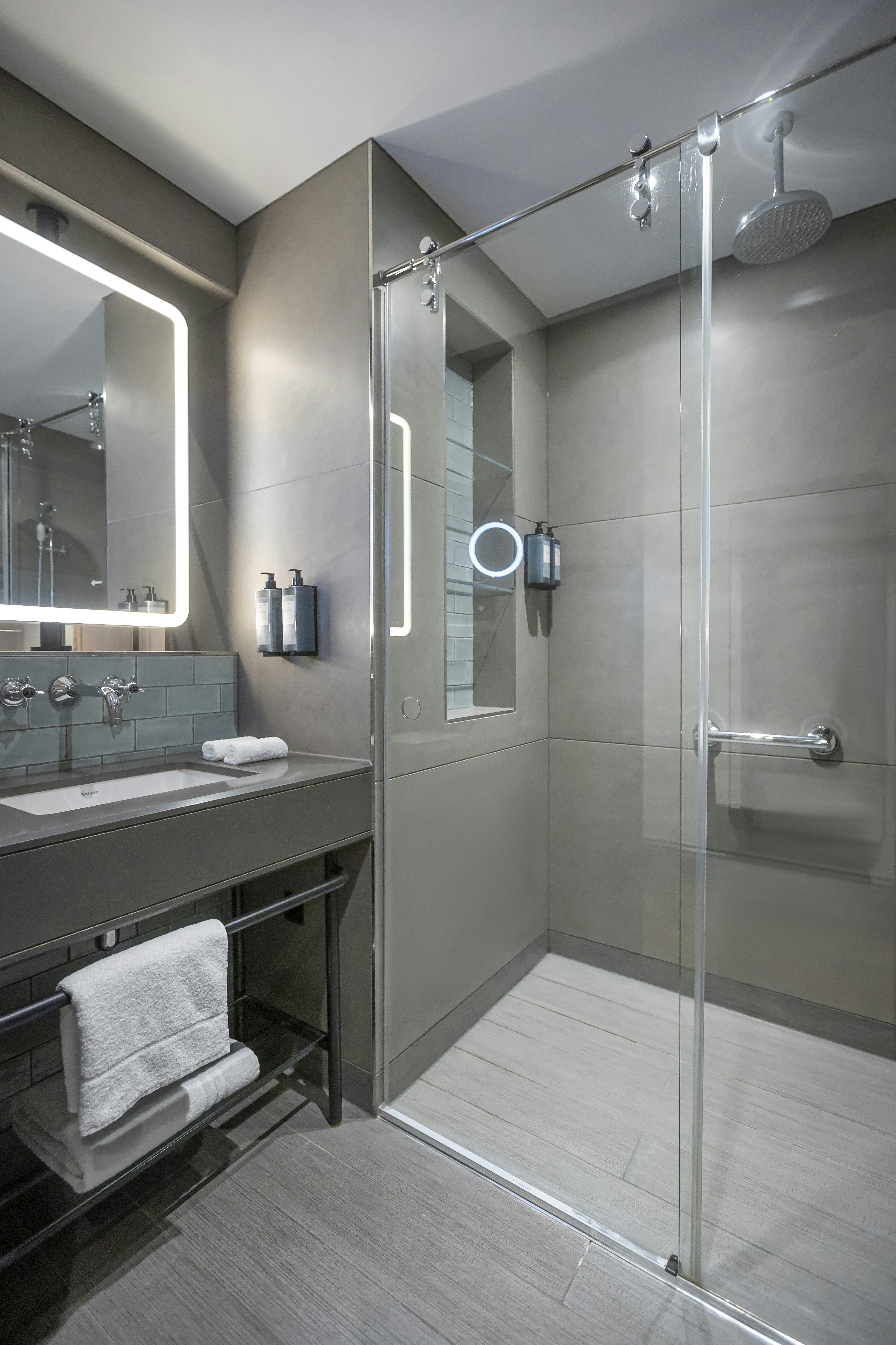 Clayton Hotel City of London 30/30