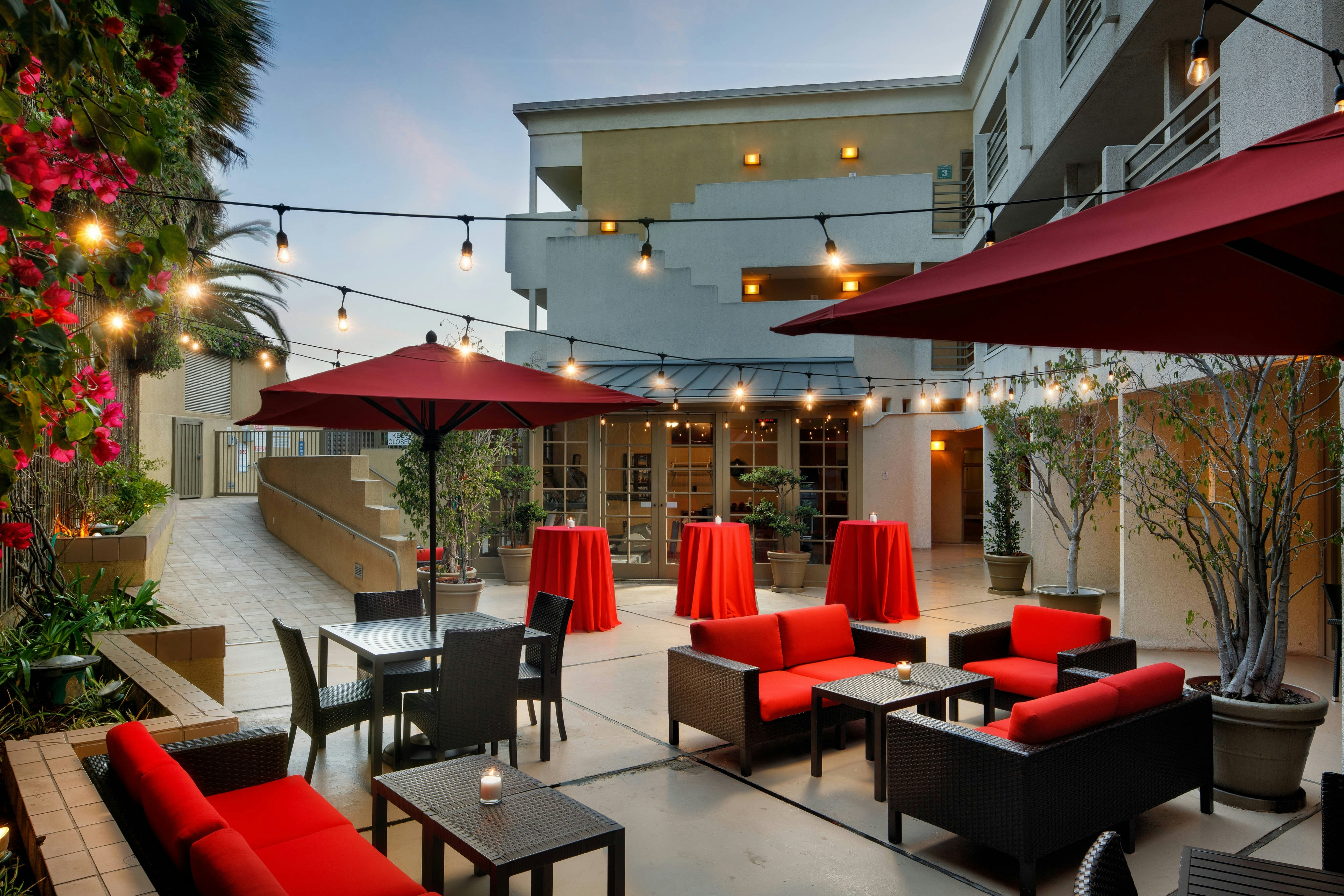 Courtyard Los Angeles Century City Beverly Hills 22/38