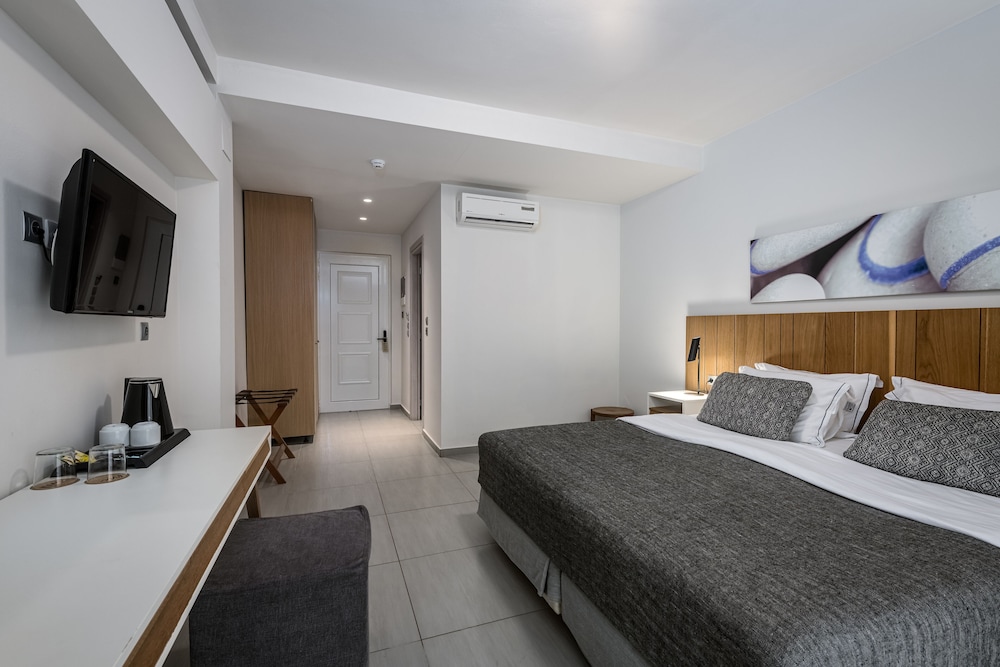 More Meni Residence and Suites 21/50