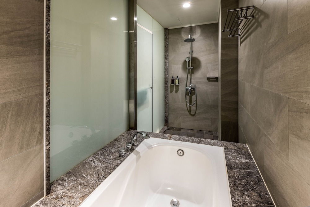 Hsin Hotel 48/49