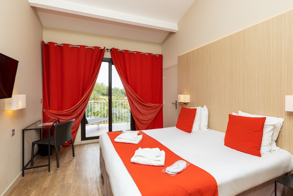 ROOM, DOUBLE BED, BALCONY