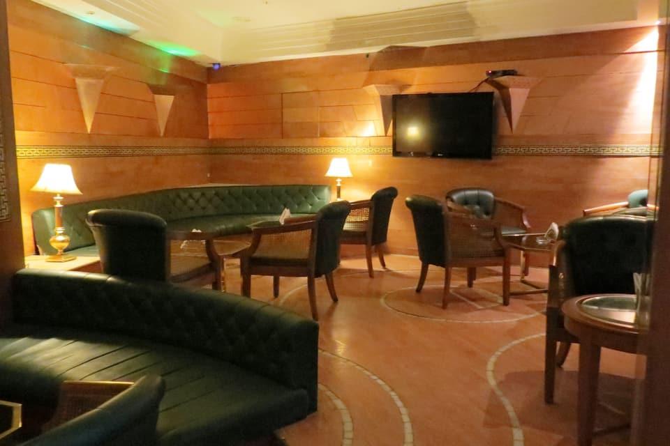 THE RESIDENCY 16/22