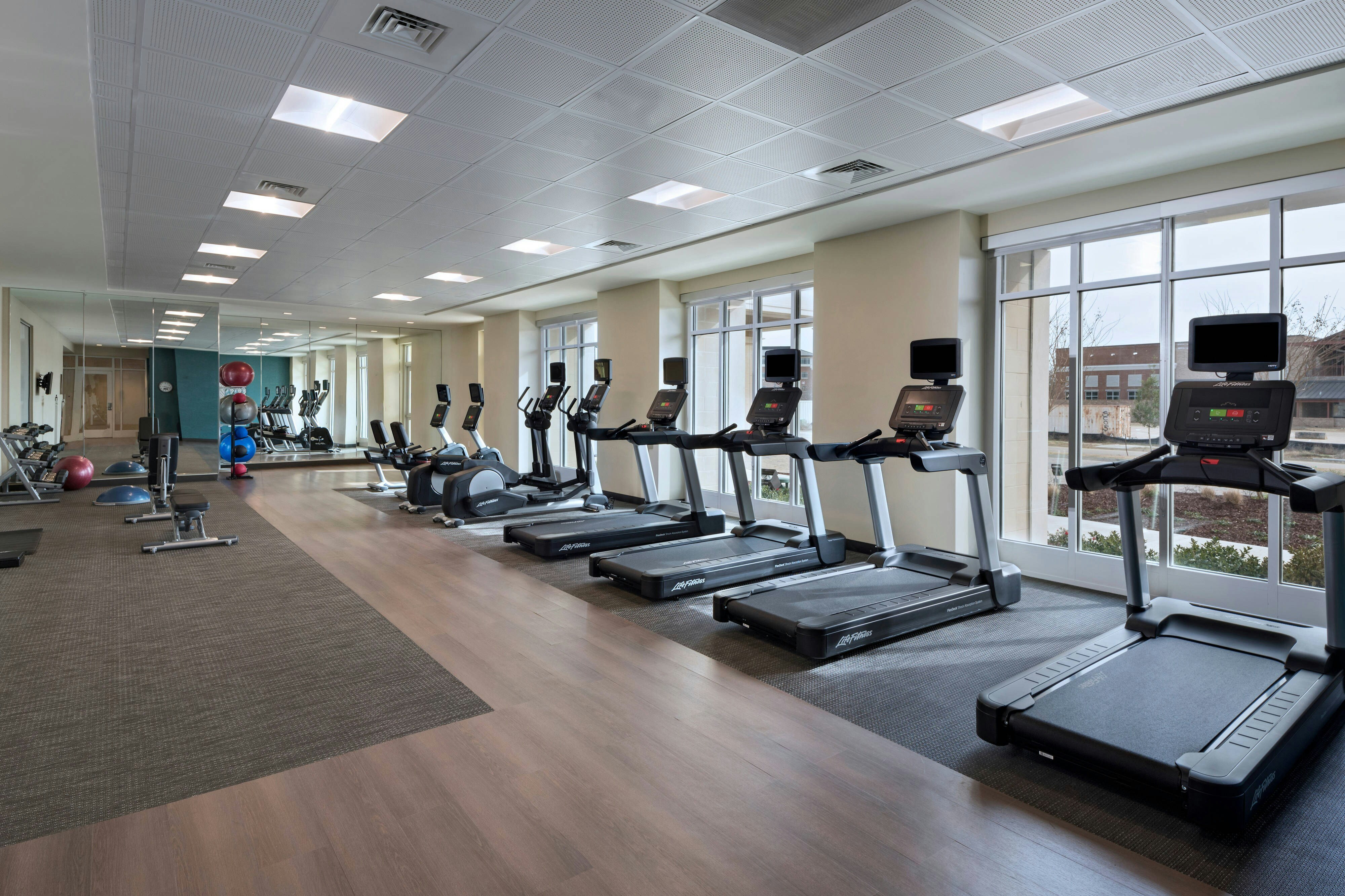 Courtyard By Marriott Jackson Madison 24/48
