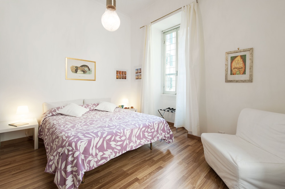 Rome Center Rooms 7/44