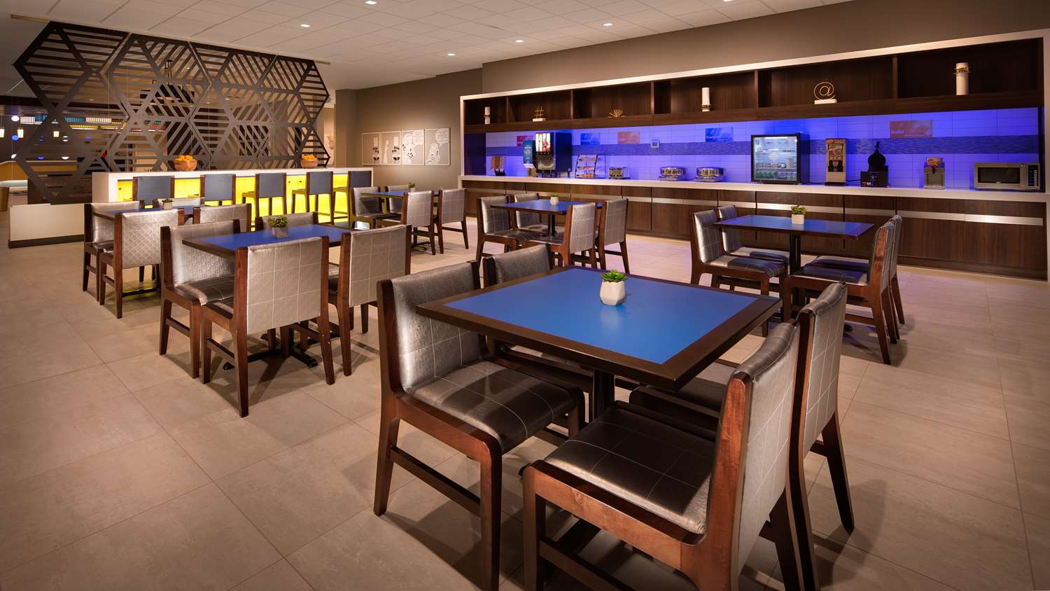 Glo Best Western Nashville 30/43
