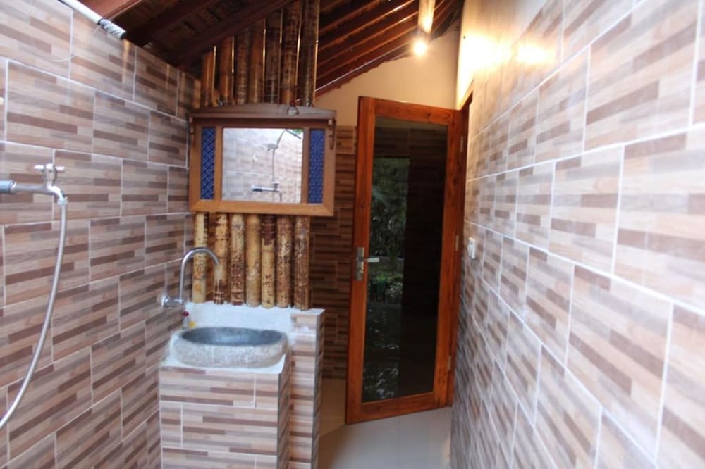 Kubu Reot Taman Asri 20/40