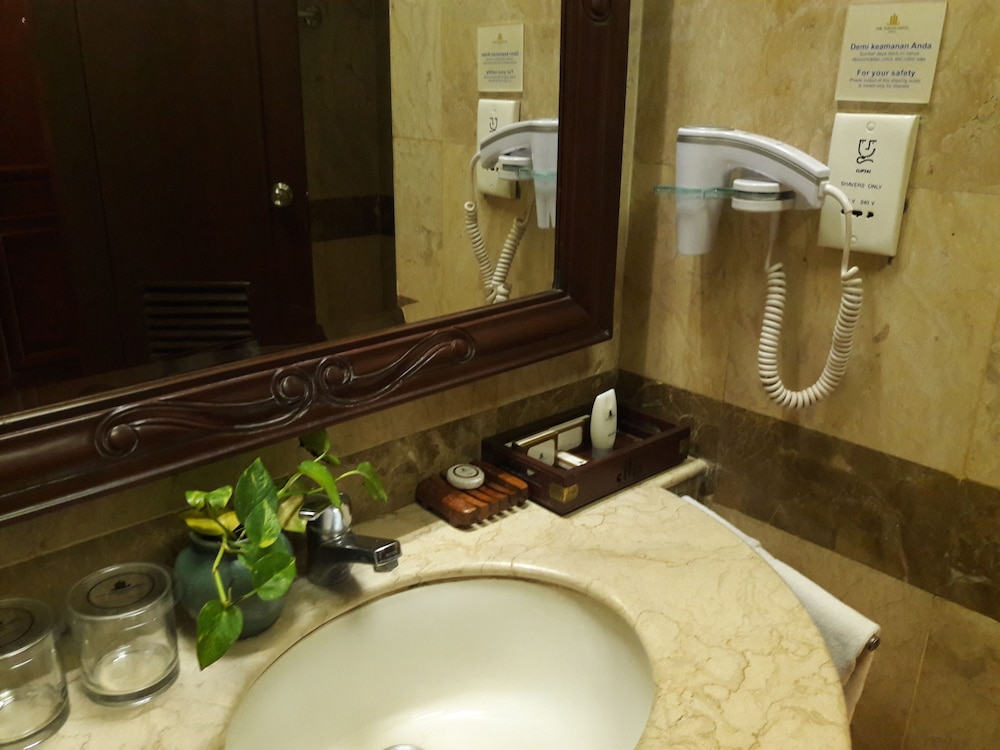 The Sunan Hotel Solo 50/50