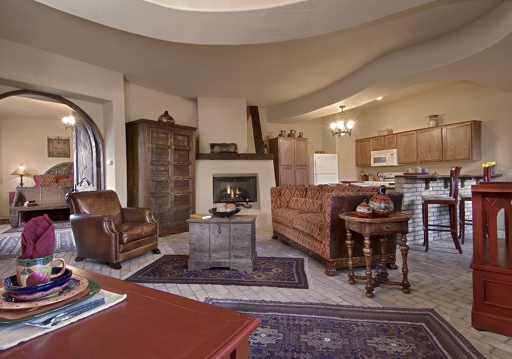 Adobe Grand Villas 65/73