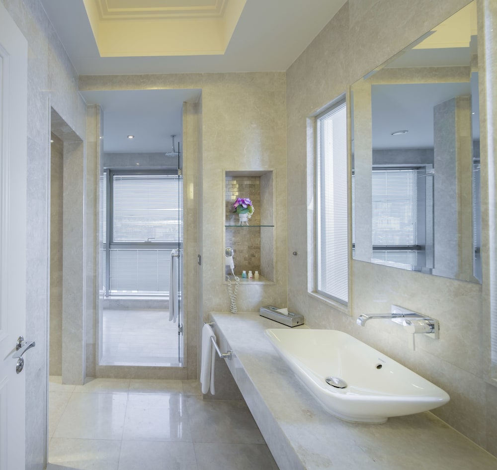 Titanic Business Kartal 48/50