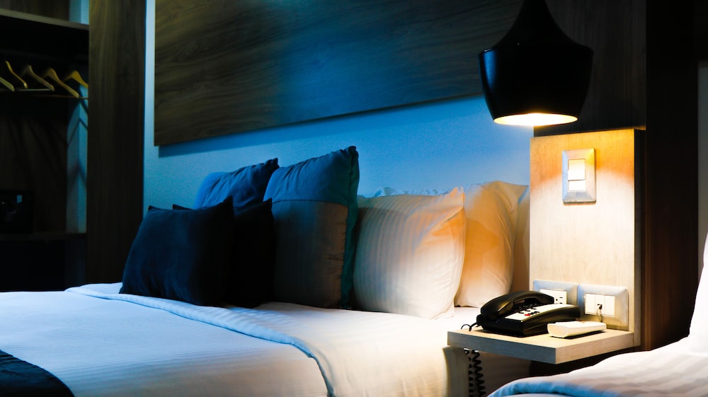 HOTEL BLUE CONCEPT 30/65