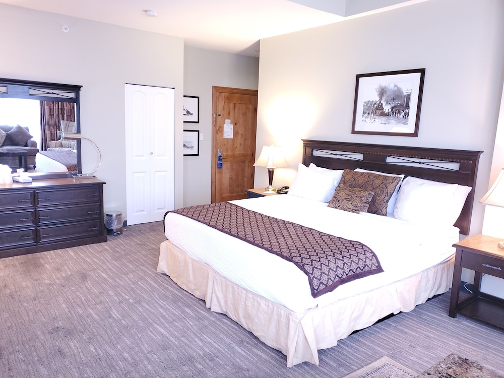 Suite, King Bed