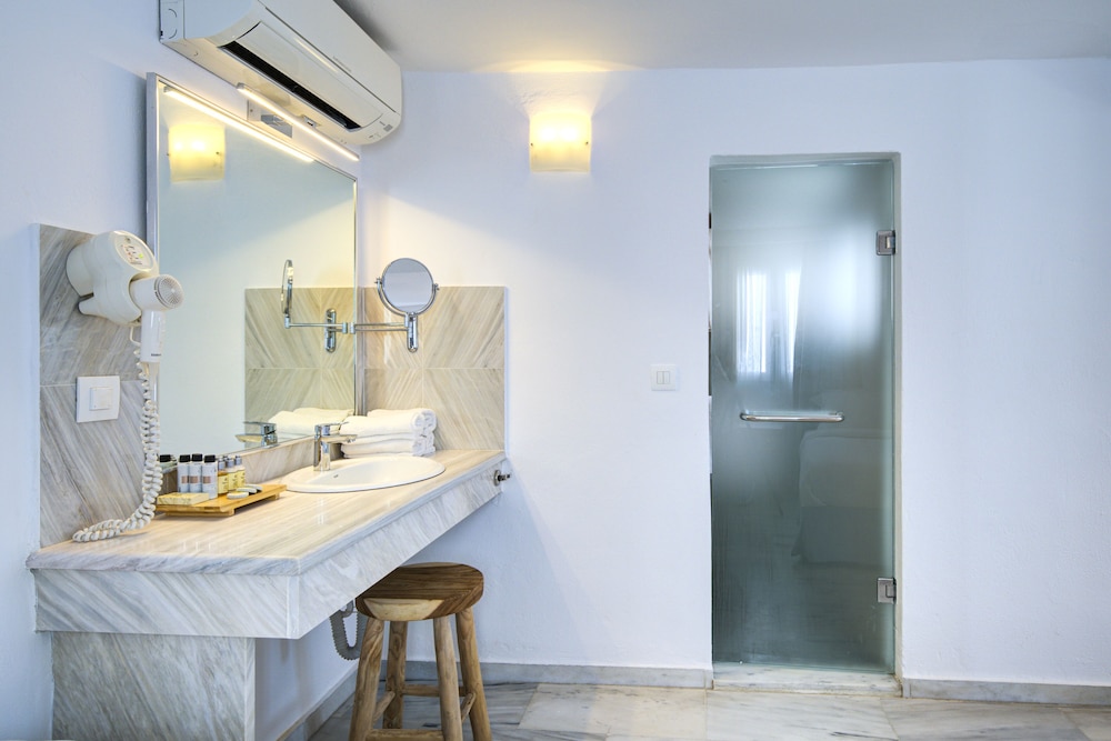 Madalena Hotel 56/69