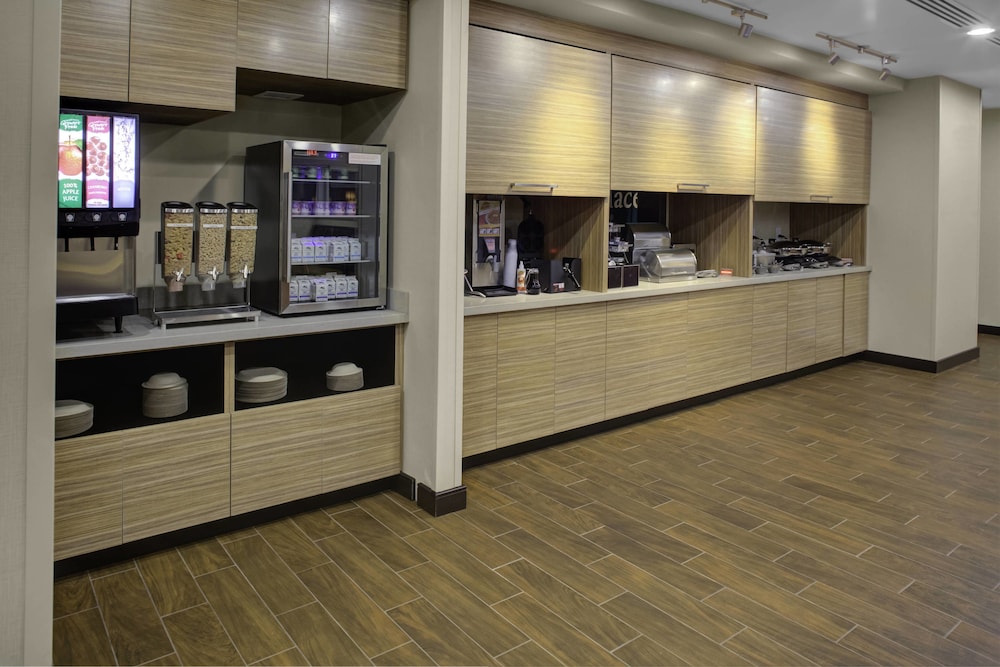 TownePlace Suites Albany 7/24