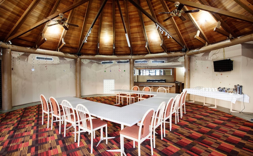 BALACLAVA HOTEL 40/49