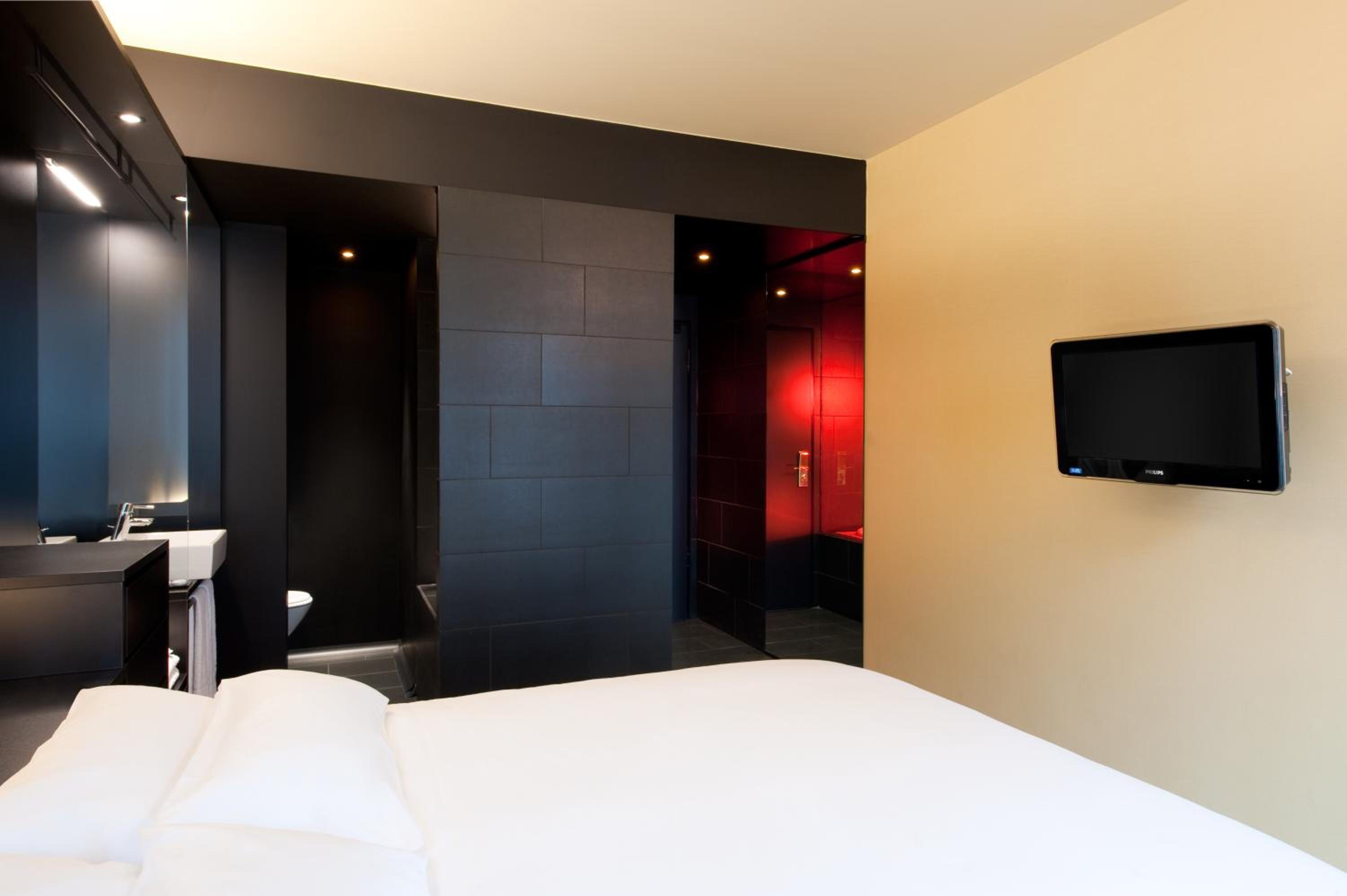 Room, Single