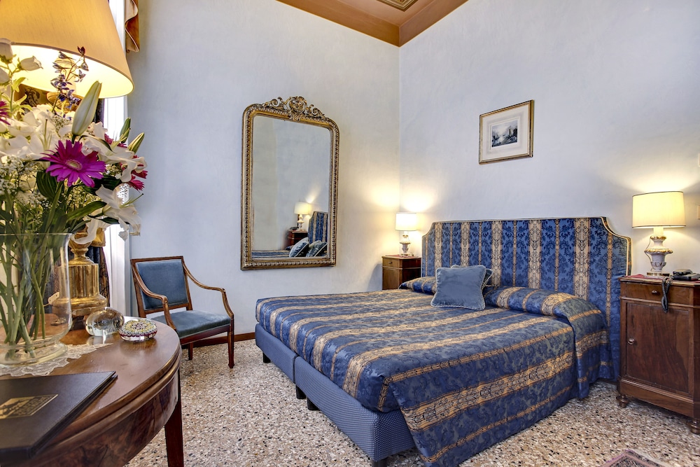 2 BEDROOMS, FAMILY SUITE