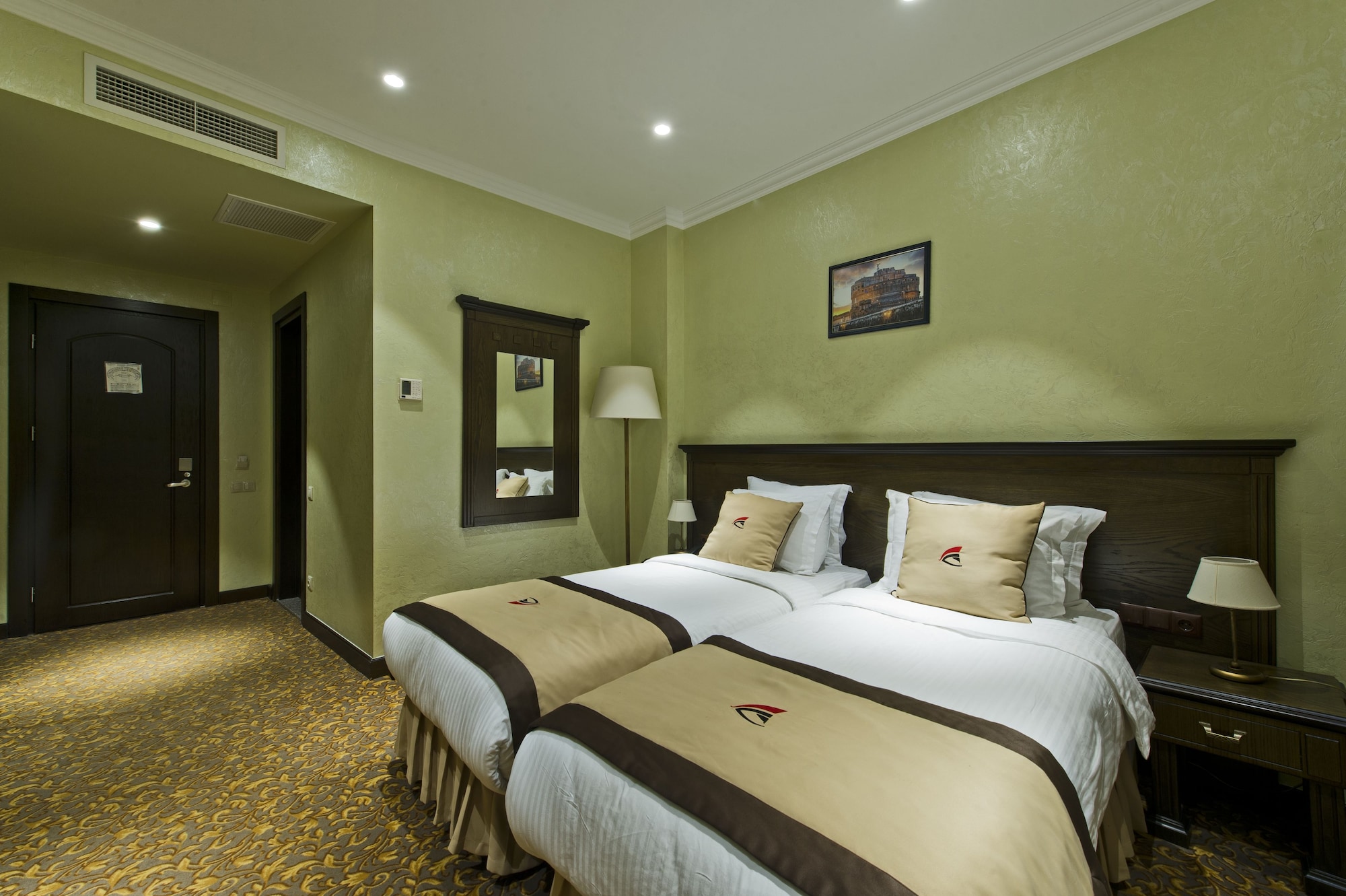 Standard Twin Room: