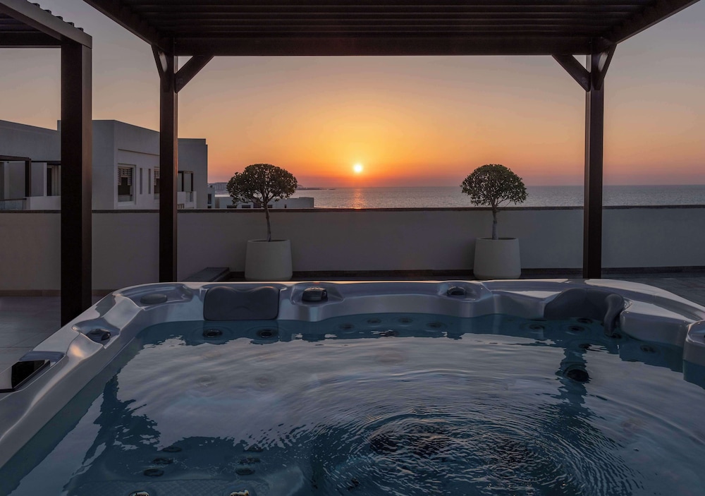 swimming pool spa