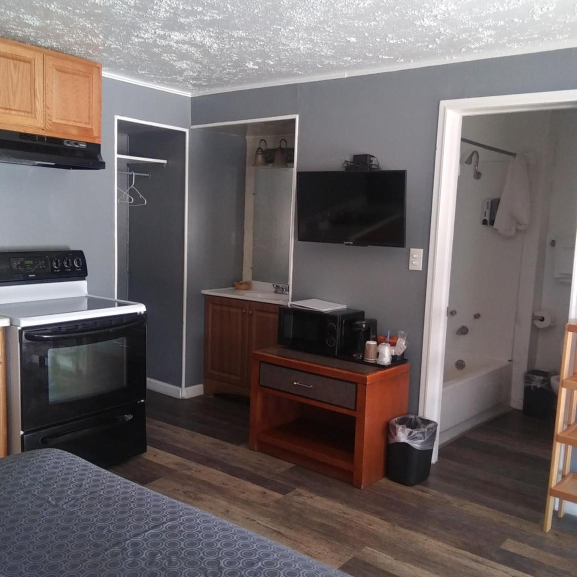 Modoc Inn 2/41