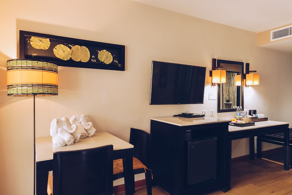 Deevana Patong Resort and Spa 54/68