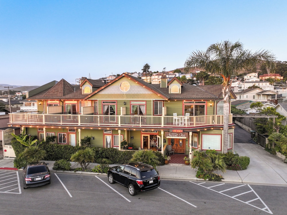 Cayucos Sunset Inn Bed and Breakfast 40/50