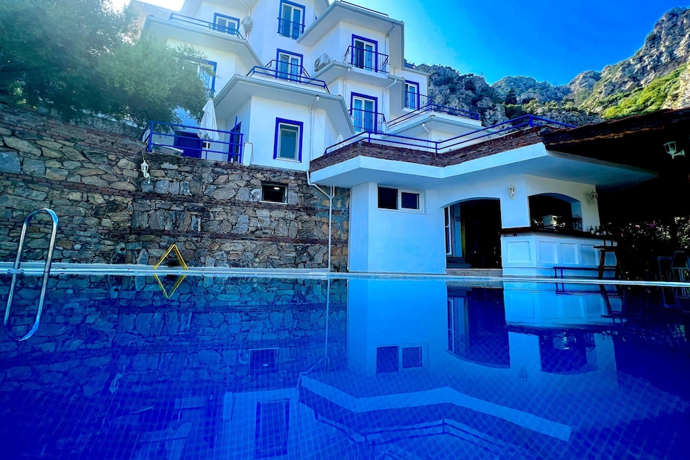 LAVANTA HOTEL TURUNC 4/73