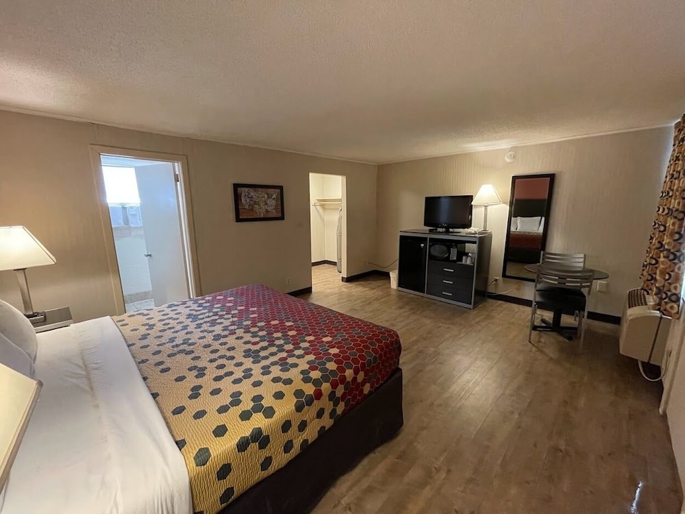 غرفة قياسية بسرير كينج