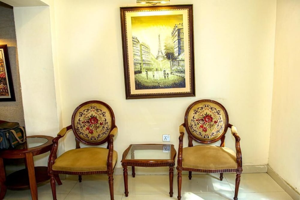 SHELTON HOUSE, LAHORE 19/24