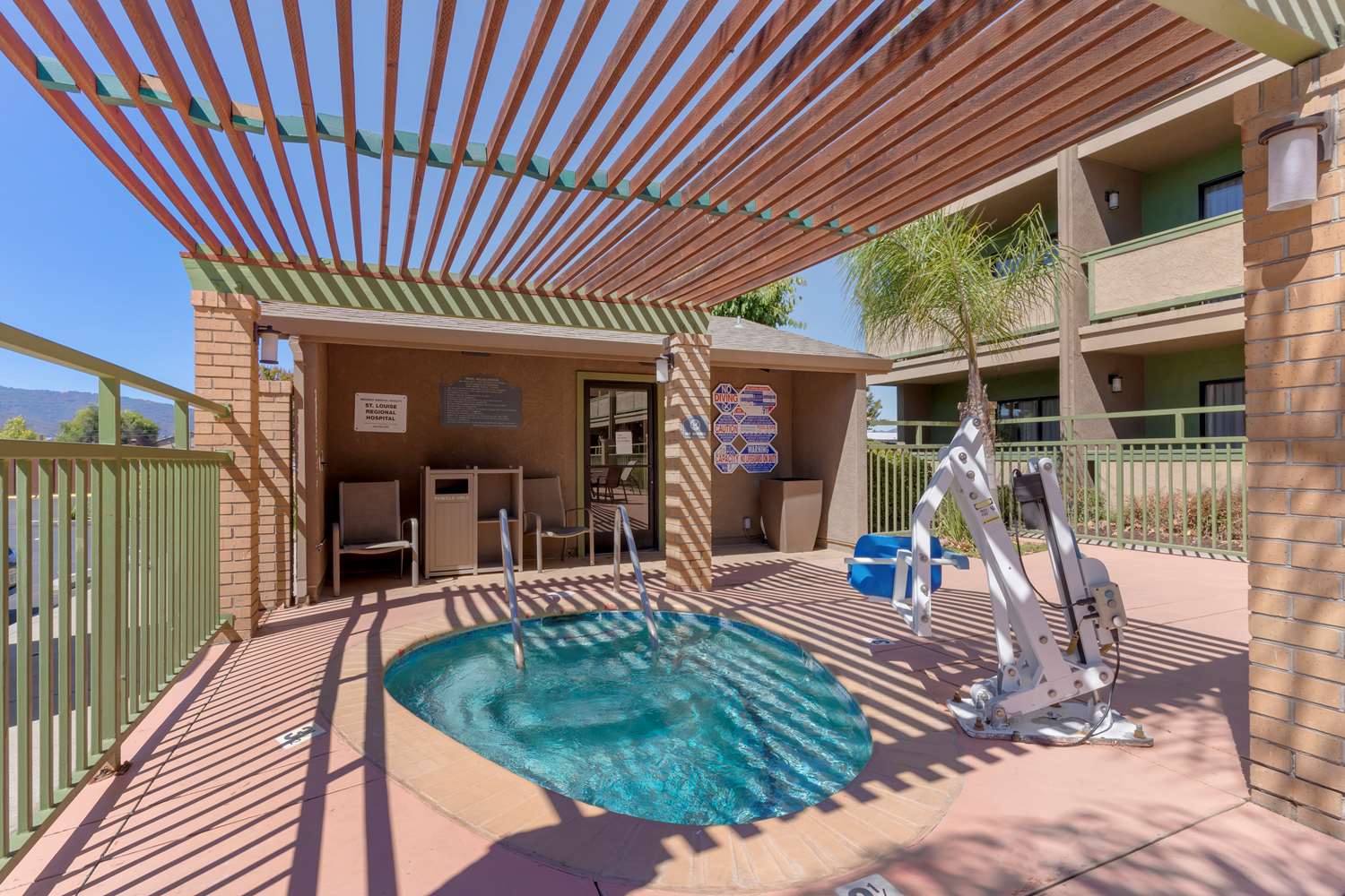 Best Western Plus Forest Park Inn 27/53