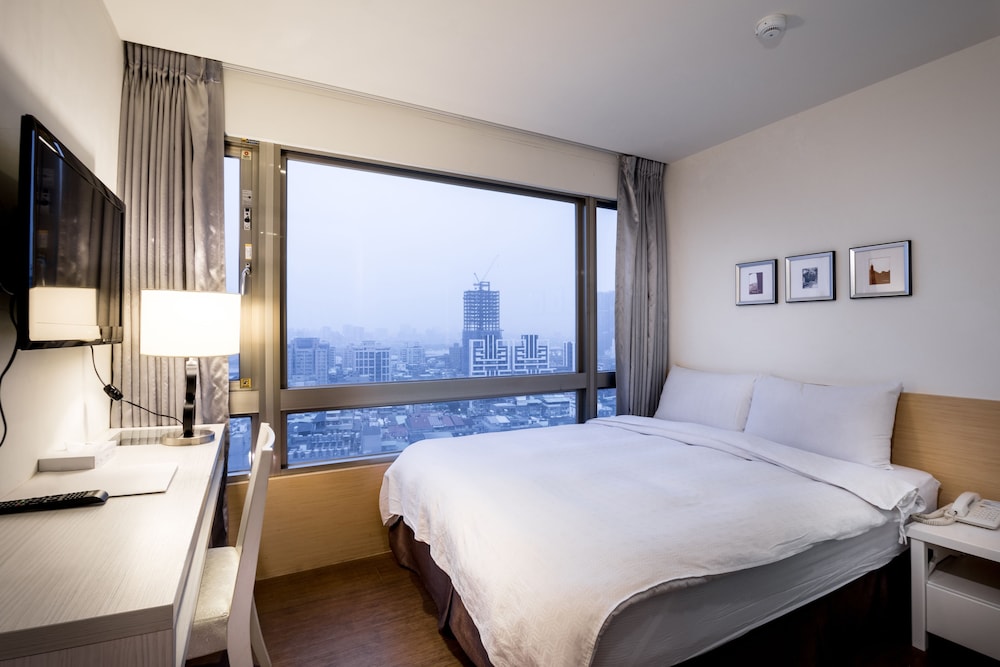 غرفة بسرير مزدوج بإطلالة على النهر، We Meet Taipei Hotel 10/10