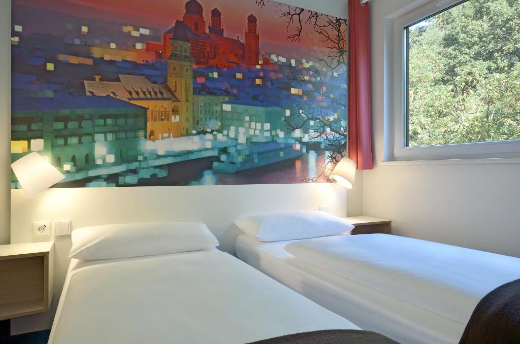 Room, Single, Twin Beds
