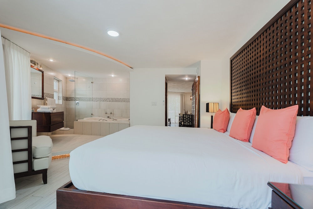 HONEYMOON, SUITE