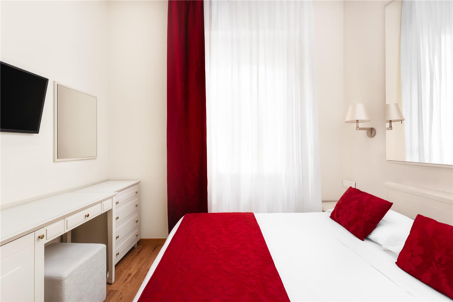 Room, Double Bed