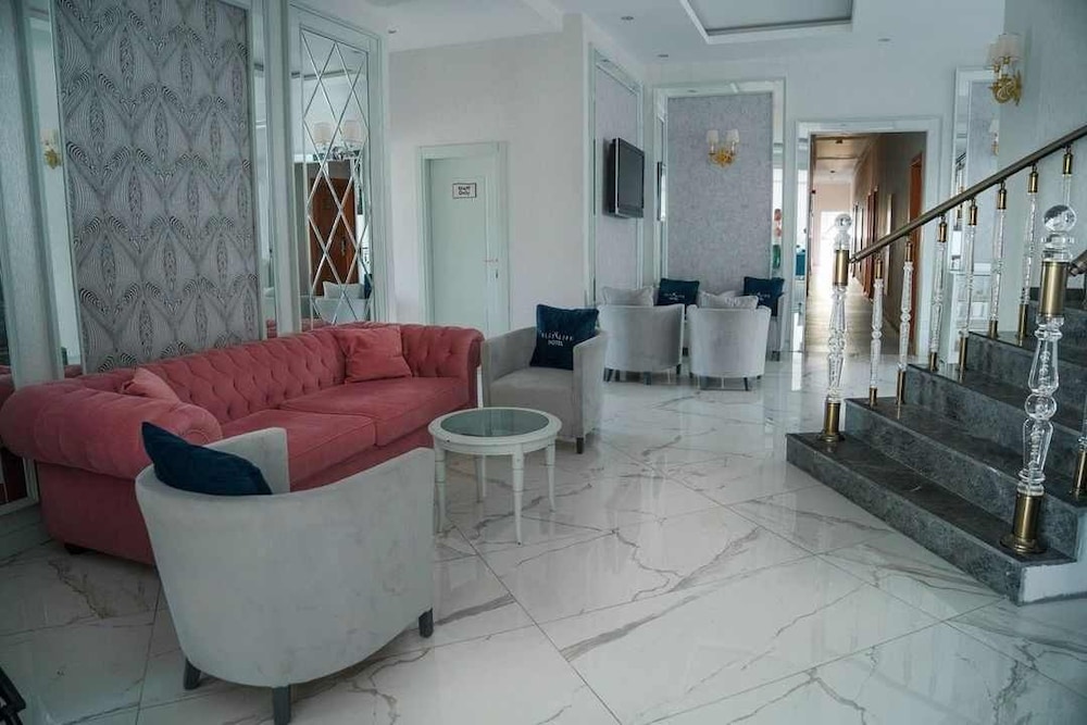 Elit Life Hotel 53/59
