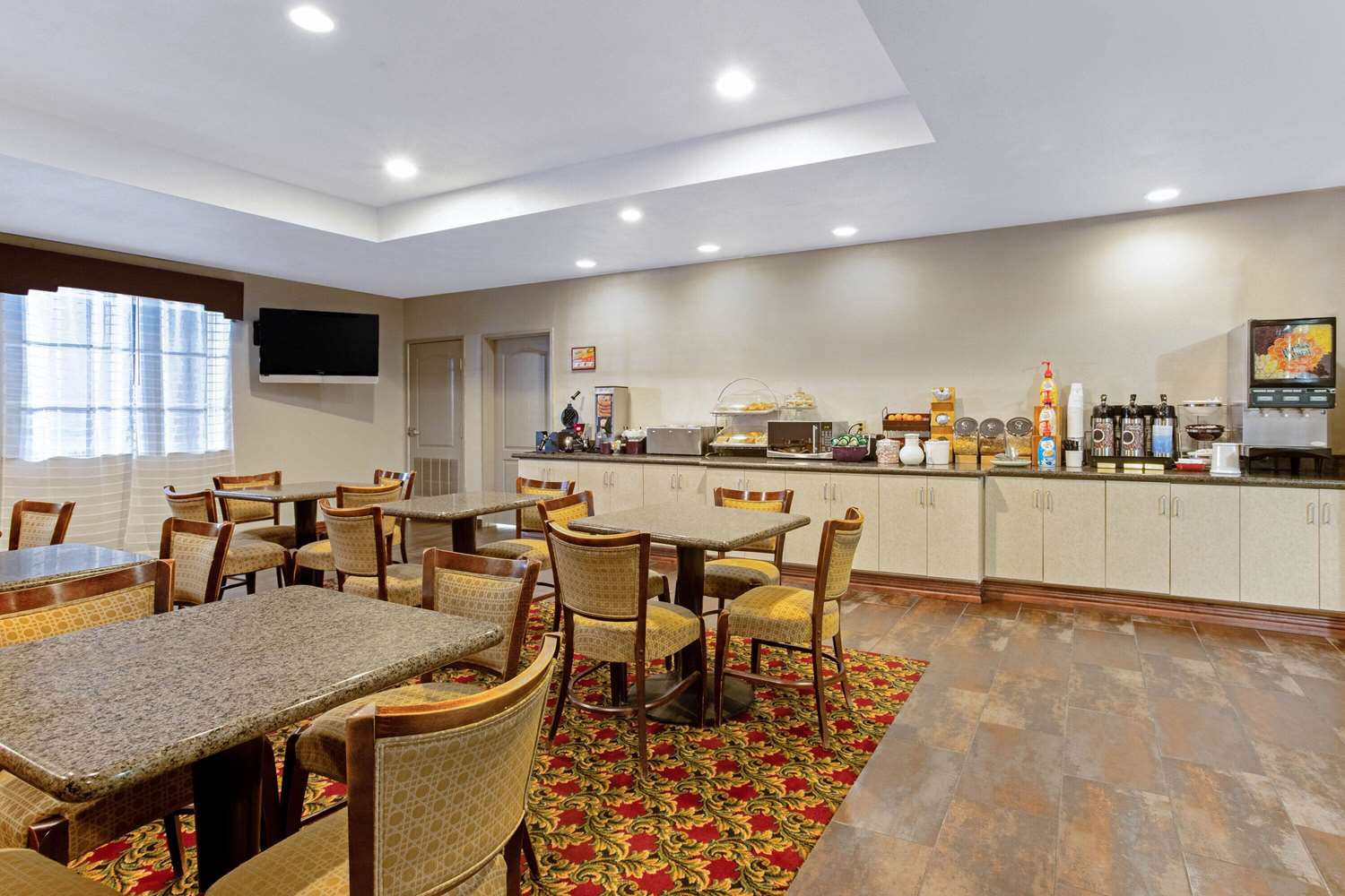 La Quinta Inn Suites Cleburne 15/23