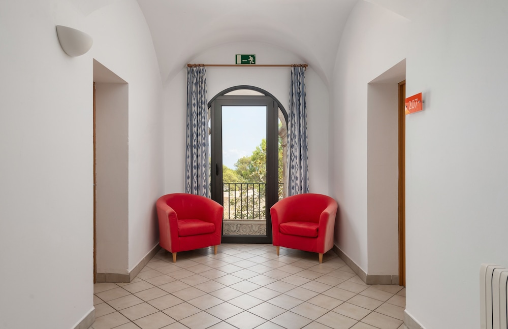 Petit Hotel Hostatgeria Sant Salvador 20/66