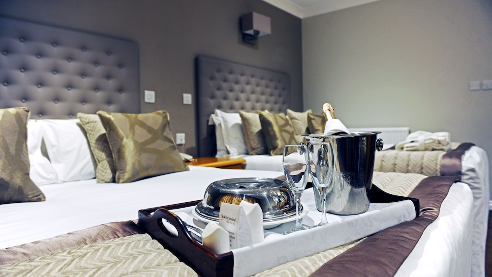 Stoke By Nayland Hotel 36/80