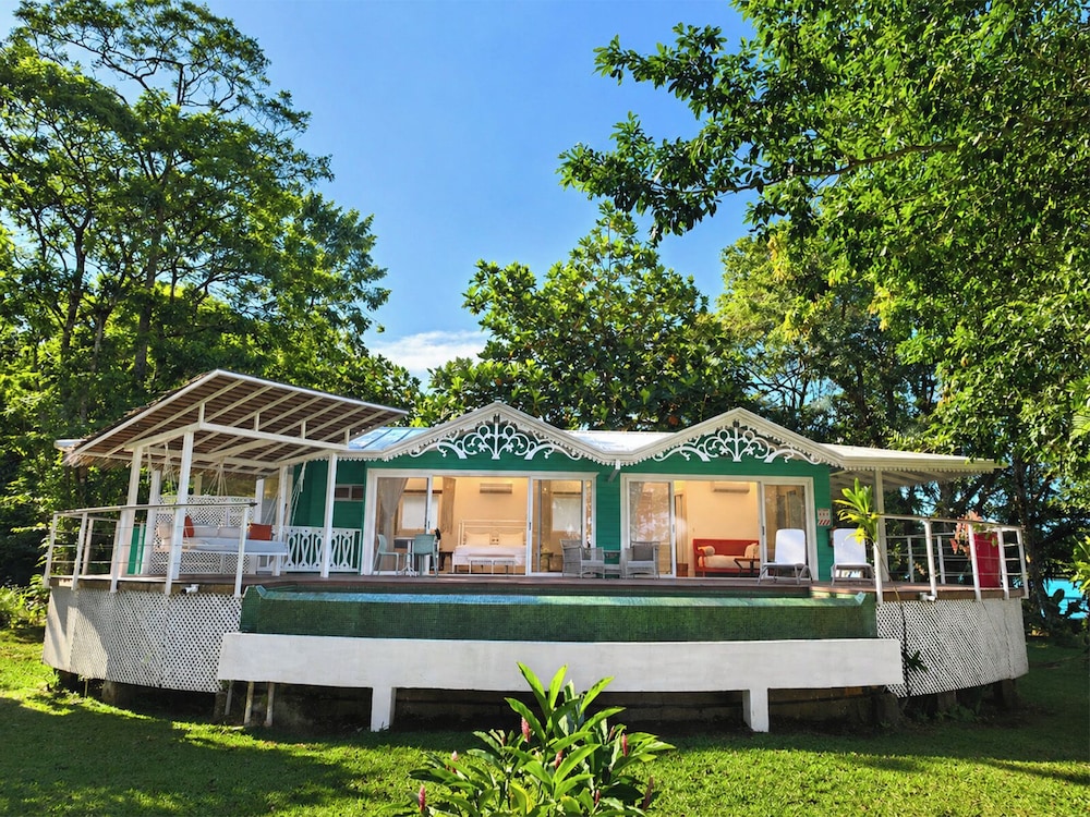 Tortuga Lodge and Gardens 4/48