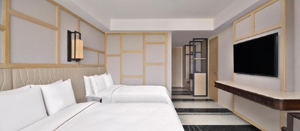 غرفة بسرير كينج بإطلالة على الفناء، The Westin Goa 12/16