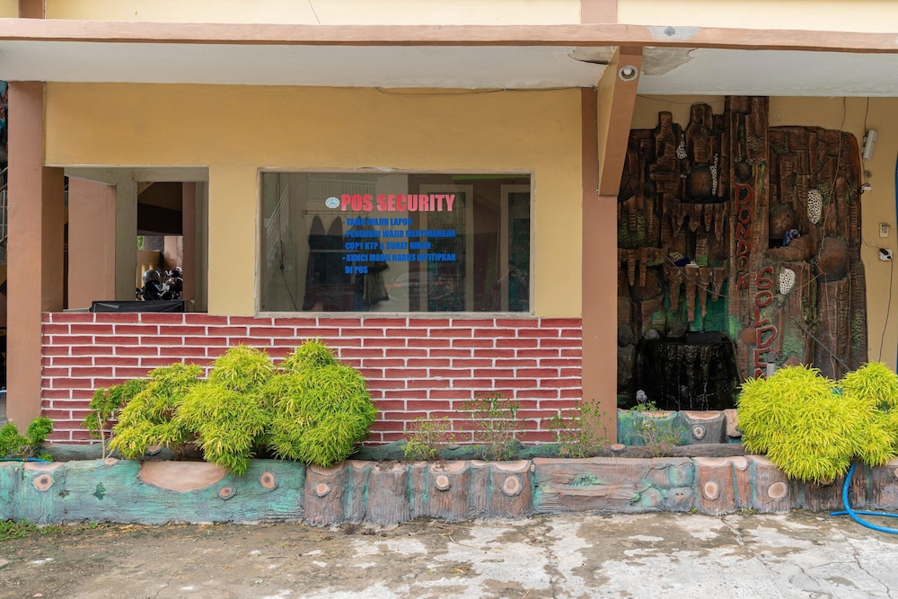 Reddoorz Syariah Near Jalan A Yani Km 8 Citraland 3/26
