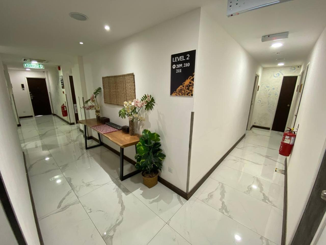 Serapi Hotel 8/33