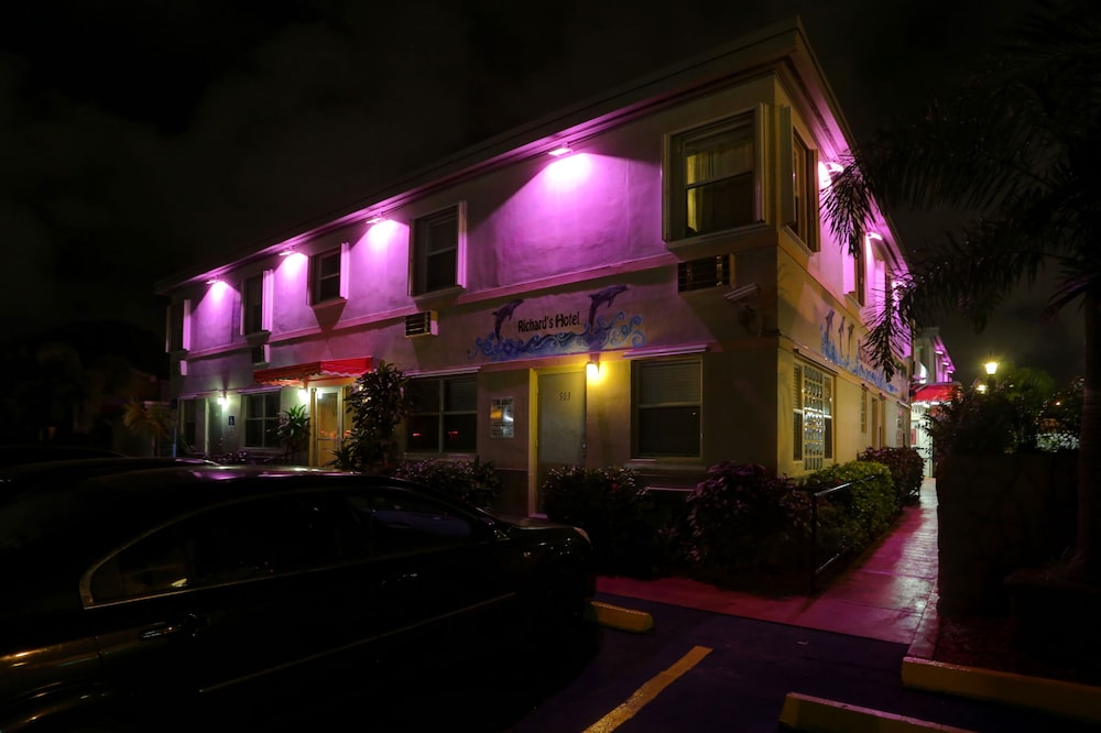 Richard s Hotel 3/65