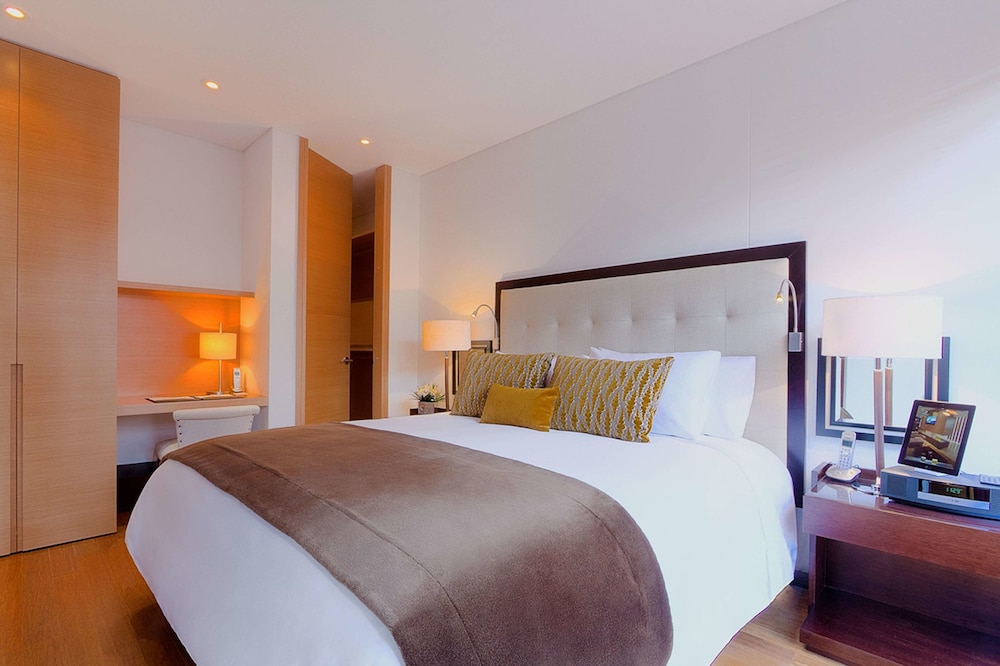 Hotel 93 Luxury Residences 13/69
