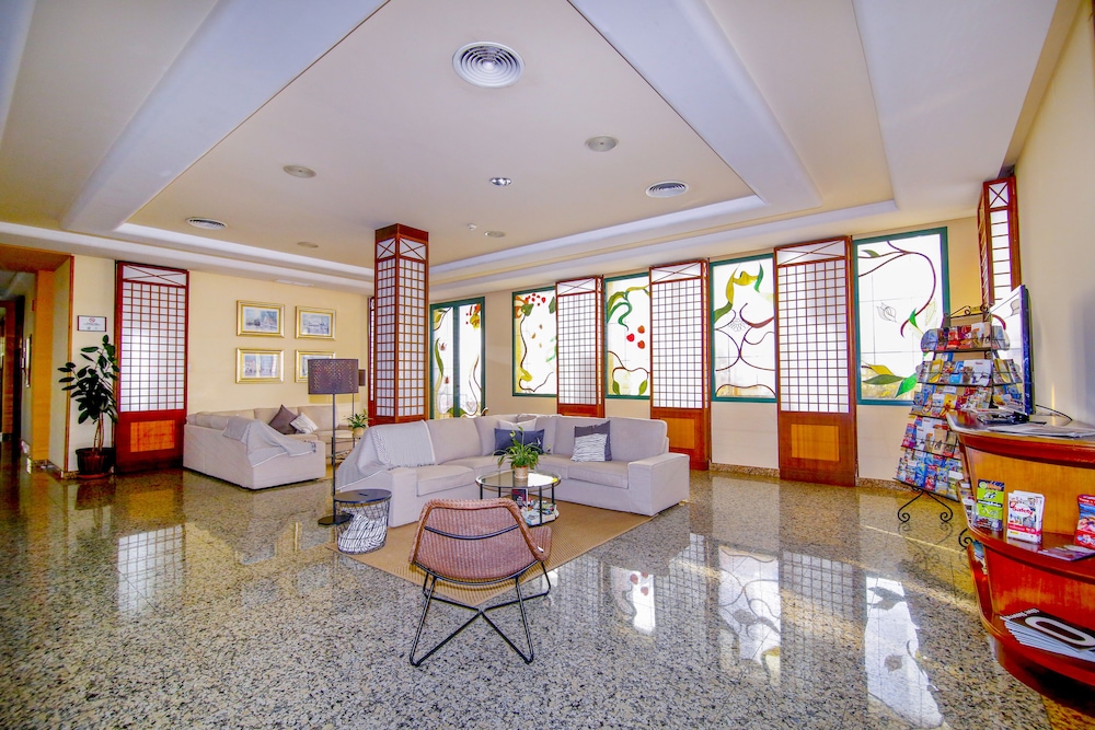 Hotel Mainake Sl 45/60
